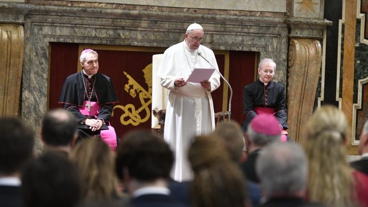 Le Pape François lors d'une audience aux participants à un séminaire organisé par le Conseil pontifical de la Culture en 2019.