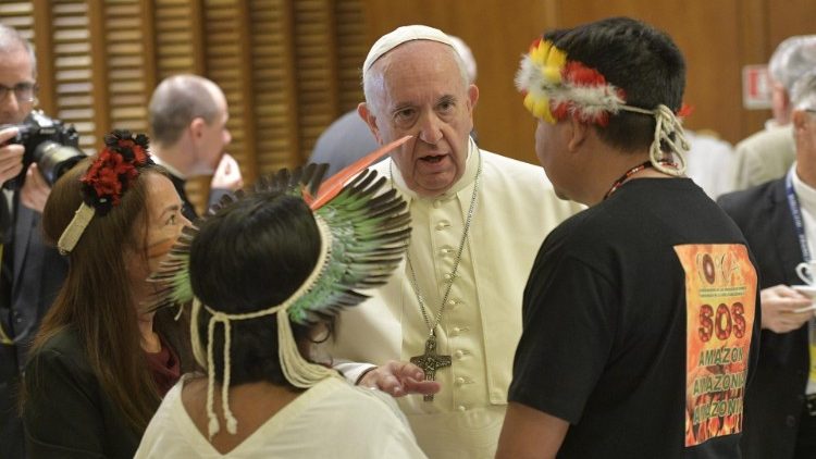Papež Frančišek med sedmo kongregacijo zasedanja sinode o Amazoniji