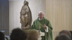 Le Pape prononçant son homélie lors de la messe à Sainte-Marthe du 5 novembre 2019.