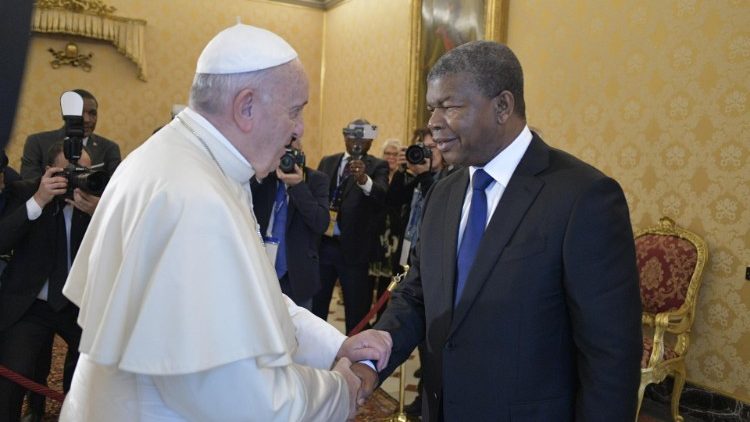 教宗接见安哥拉总统洛伦索
