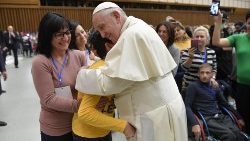 Le Pape François lors d'une audience avec les employés du Bambino Gesù, l'hôpital pédiatrique du Vatican