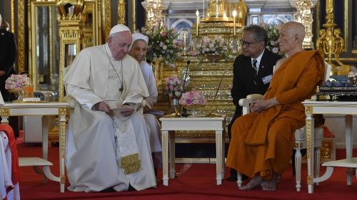 Il Papa al Patriarca Supremo Buddista: le religioni promuovano pace e fraternità