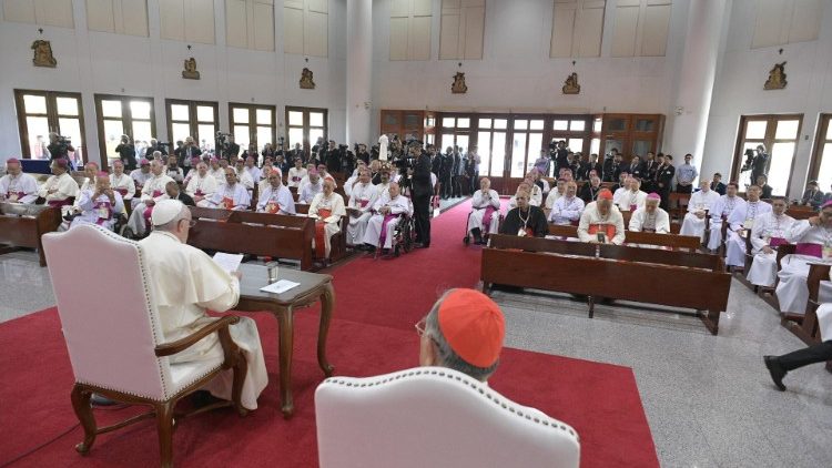 教宗方濟各在泰國接見亞洲主教