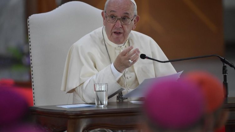 file foto - Pope Francis in dialogue 