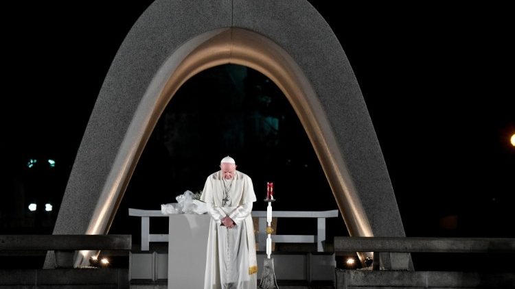 Paavi Franciscus Japanissa