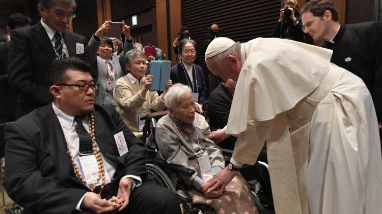 教宗方濟各在日本接見三重受害者