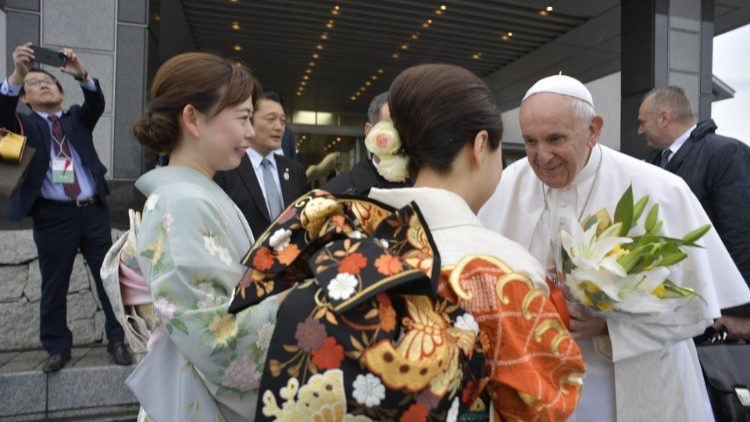 日本人民熱情歡送教宗