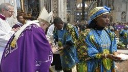 Franziskus feierte 2019 eine Messe mit der kongolesischen Gemeinschaft in Rom