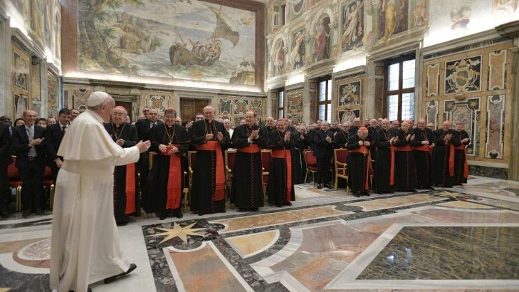 Ferenc pápa a Szentté avatási Kongregáció tagjaival
