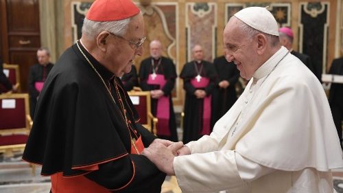 Sodano deja el rol de Decano, el Papa hace el cargo con duración quinquenal