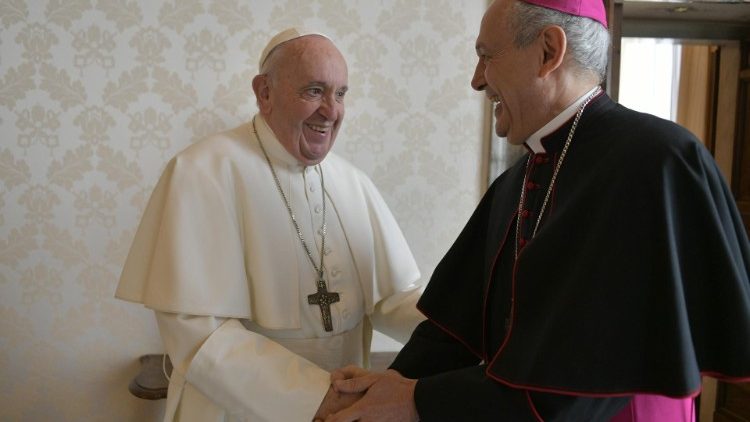 2020: Vatikandiplomat Gabriele Giordano Caccia mit Papst Franziskus