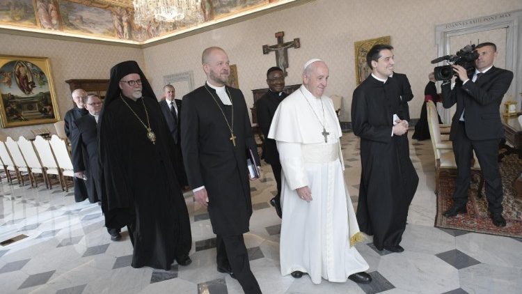 Påven Franciskus med den ekumeniska finska delegationen