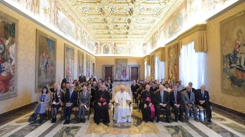 Le Pape invite à s'unir pour proposer un nouveau pacte éducatif