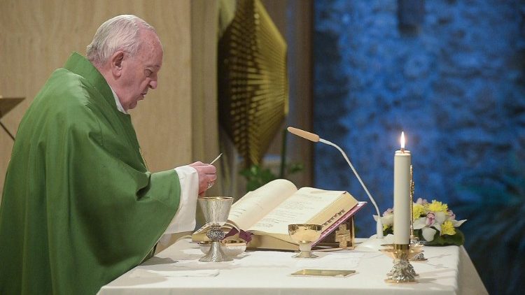 Påven Franciskus firar mässan i Sankta Marta 13 februari 2020