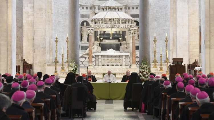 教宗向地中海地區的主教們發表講話