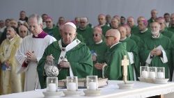 Папа Франциск на Святой Мессе в Бари