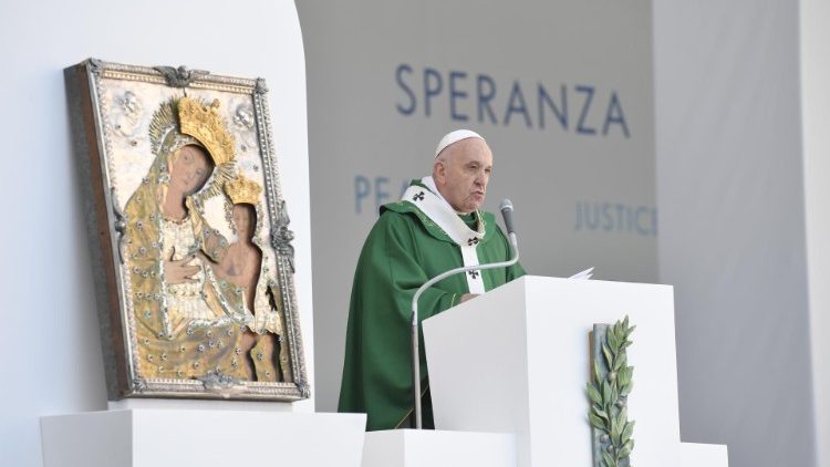 Le Pape François à Bari en Italie, le 23 février 2020.