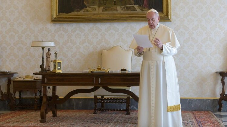Papa Franjo moli Oče naš sa svim kršćanima putem sredstava društvenog priopćivanja