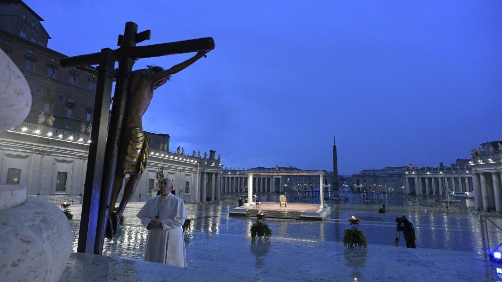 Lutja e Papës Françesku në Sheshin e Shën Pjetrit më 27 mars 2020