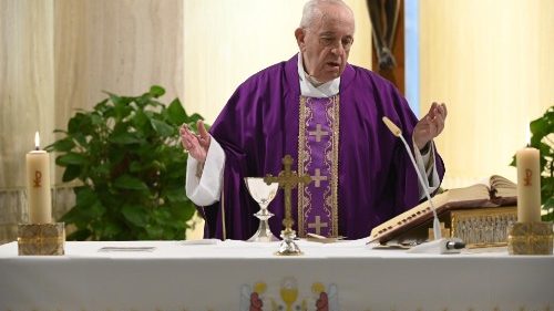 Папа: Церковь обязана помогать голодным