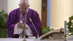 Pope Francis celebrates Mass at the Casa Santa Marta Chapel, 4 April 2020