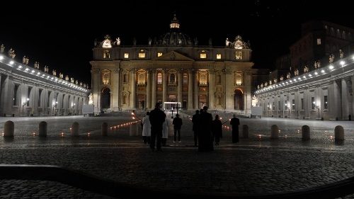 Križni put pape Franje 2020. godine, zbog pandemije održan na Trgu svetoga Petra, a ne u Koloseumu
