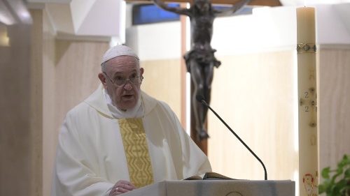 Il Papa prega perché nella difficoltà possiamo essere uniti superando le divisioni