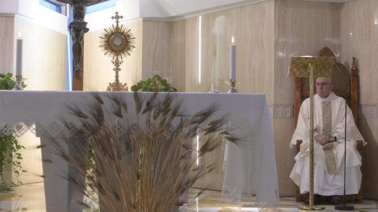 Vystavenie Sviatosti oltárnej na záver rannej svätej omše so Svätým Otcom, 16. apríla 2020