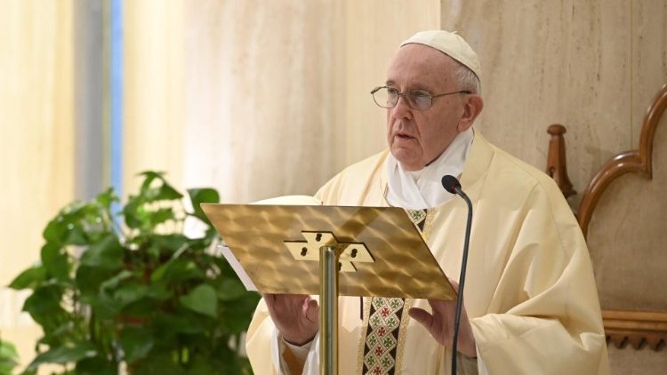 Papež je danes spomnil na pojav oderuštv v času pandemije in katerega žrtve so mnoge družine v stiski.