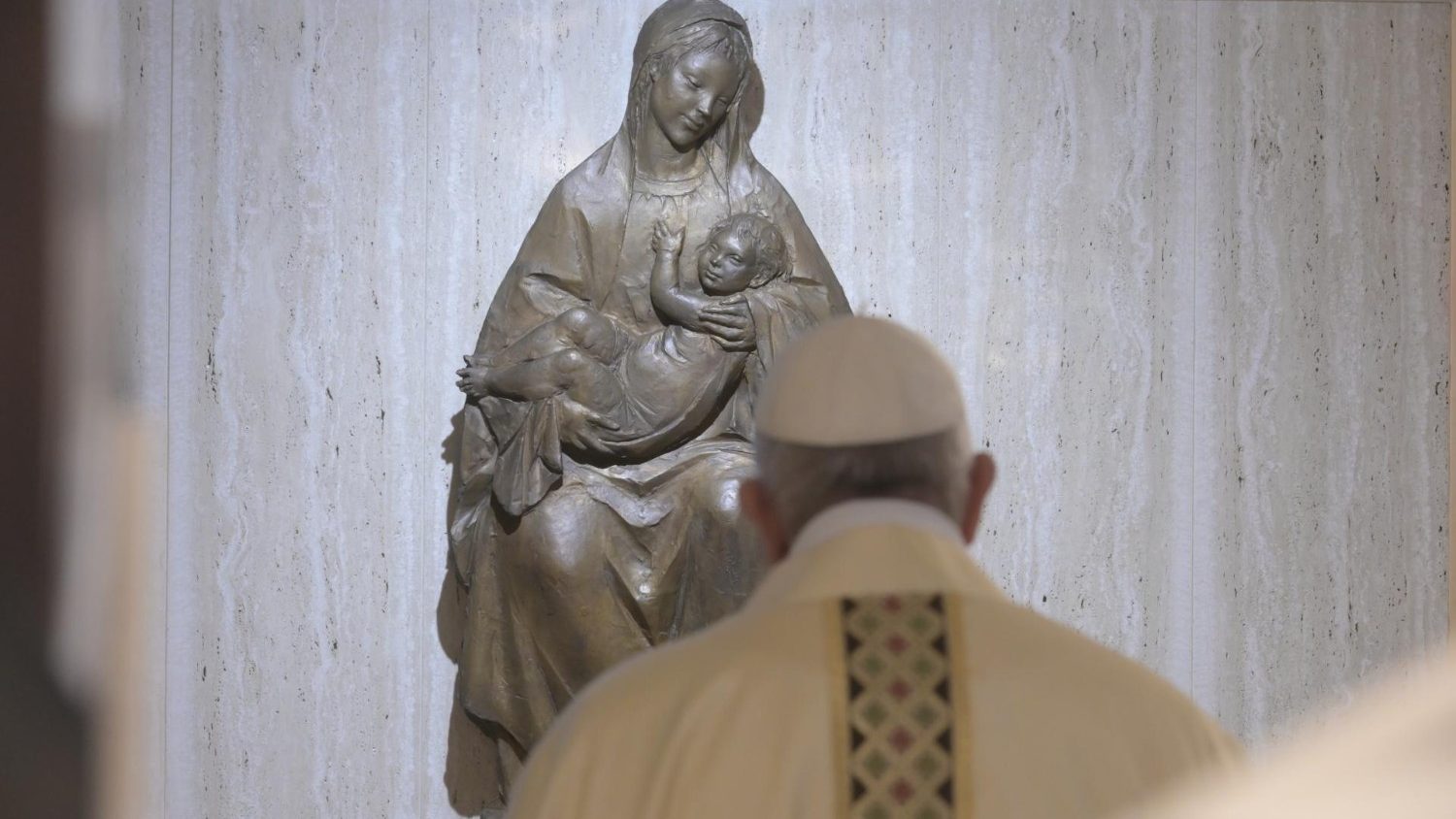 البابا فرنسيس يصل ي من أجل المعل مين والطلاب في زمن الوباء هذا Vatican News