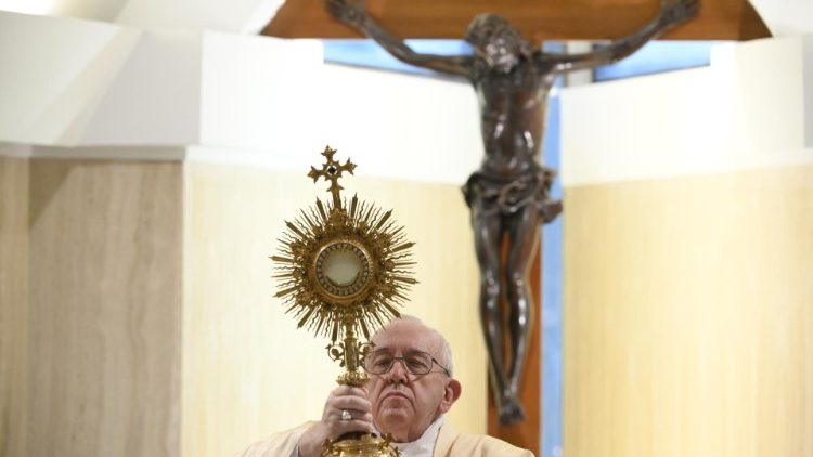 Misa ya Papa Francisko katika kikanisa cha Mtakatifu Marta Vatican.