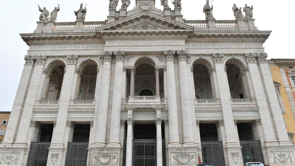 2020.05.15 Sanificazione Basilica di San Giovanni in Laterano