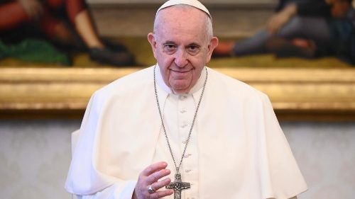 Påvens audiens: De kristnas kallelse är att be till Gud för världens fräsning 
