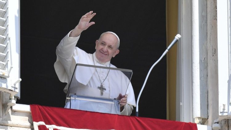 Påven Franciskus under Angelus 