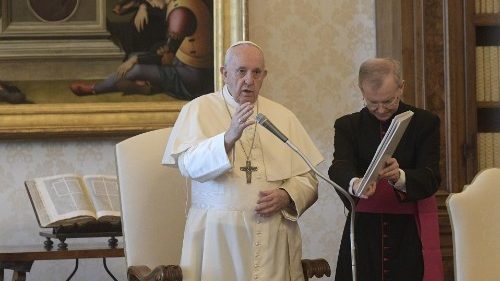 Papa Francisco: la dignidad humana como fundamento de toda la vida social -  Vatican News