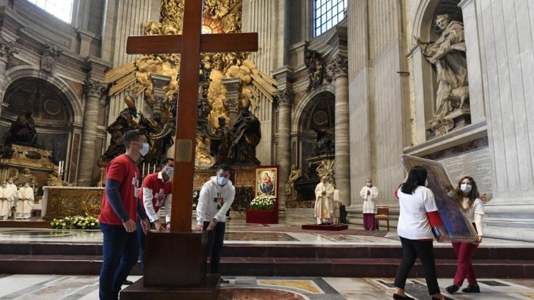 W Watykanie przekazano symbole Światowych Dni Młodzieży