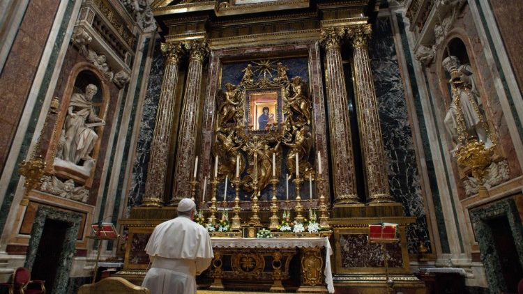 Påven under dagens besök i Sankta Maria Maggiore