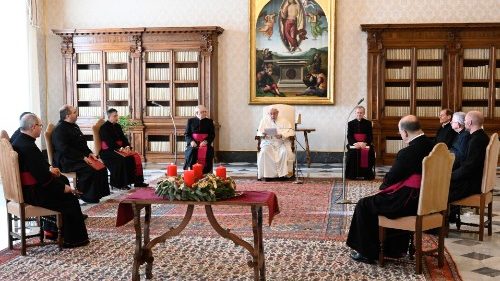 Papież Franciszek wygłasza katechezę w Bibliotece Pałacu Apostolskiego 