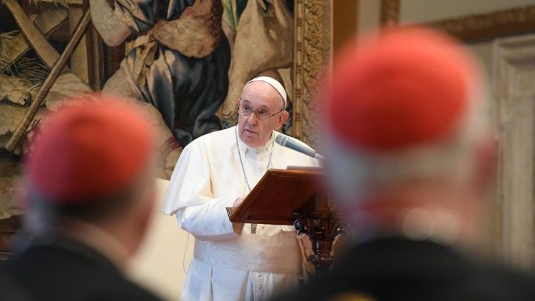 Le Pape François lors des vœux à la Curie romaine, lundi 21 décembre 2020. 