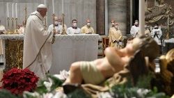 A Santa Missa presidida pelo Papa Francisco na noite de Natal de 2020 (Vatican Media)