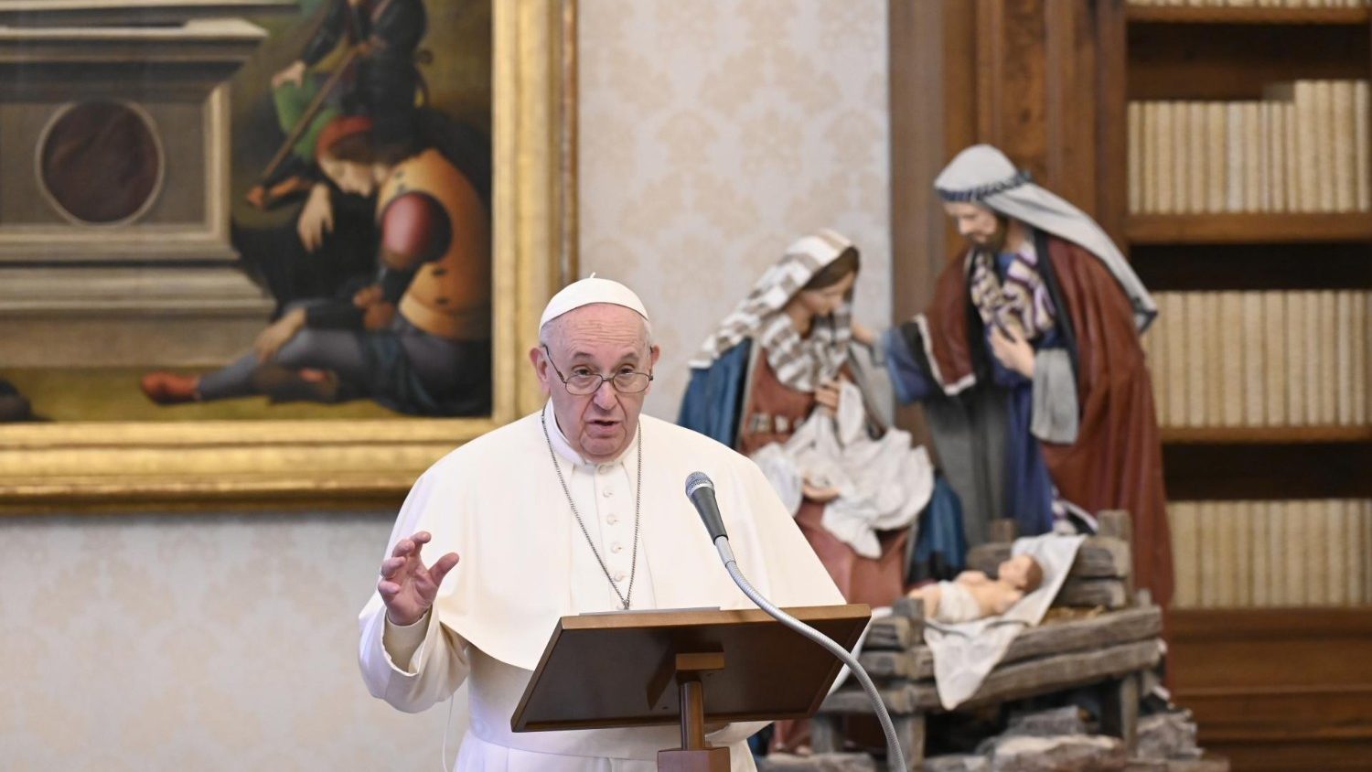 Pope at Angelus: Christian witnesses turn evil into good with love