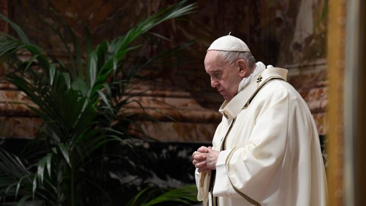 Papa aborda temas da atualidade em entrevista a um canal da tv italiana
