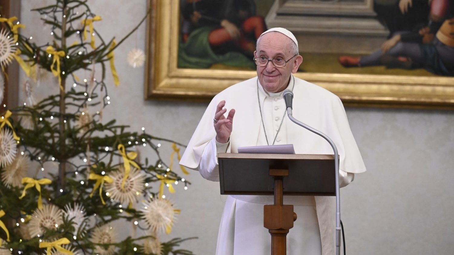 Pope at Angelus reminds us to value our baptismal identity