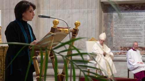 Papst gibt Frauen mehr Rechte am Ambo und im Altarraum
