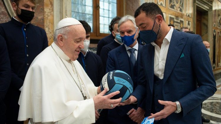 Papież spotkał się z piłkarską drużyną „Spezia”