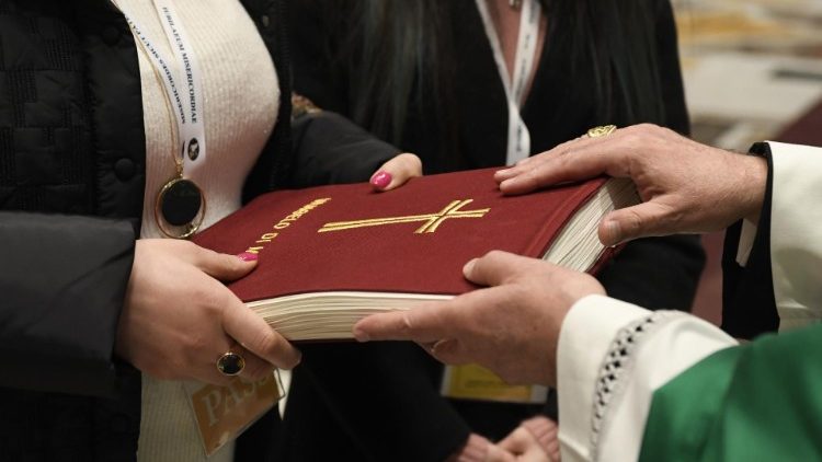 
                    Pope to confer ministries on lay men and women on Sunday of the Word of God
                