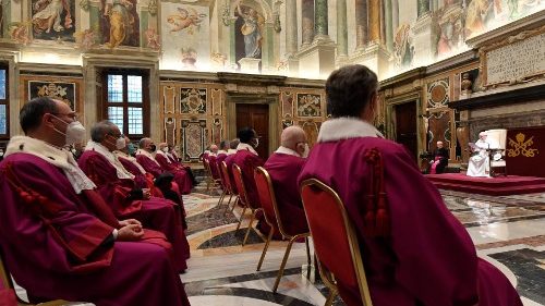 Pápež k sudcom Rímskej róty: Nedostatok viery má dopad na manželský zväzok 