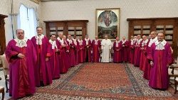 Le Pape et les membres de la Rote romaine lors de l'inauguration de l'année judiciaire, ce vendredi 29 janvier 2021.