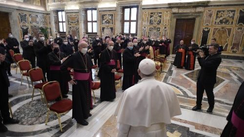 Il Papa: chi non segue il Concilio non sta con la Chiesa