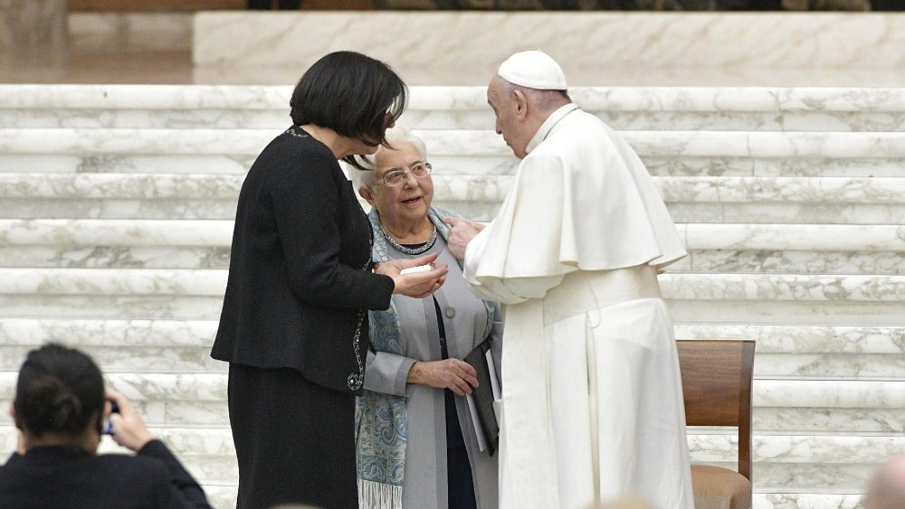 Papa Franjo s novom predsjednicom pokreta Margaret Karram i dosadašnjom Marijom Voce
